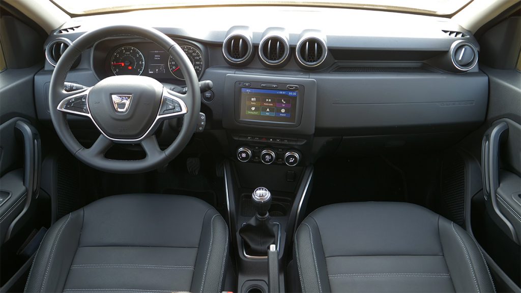 dacia duster interni