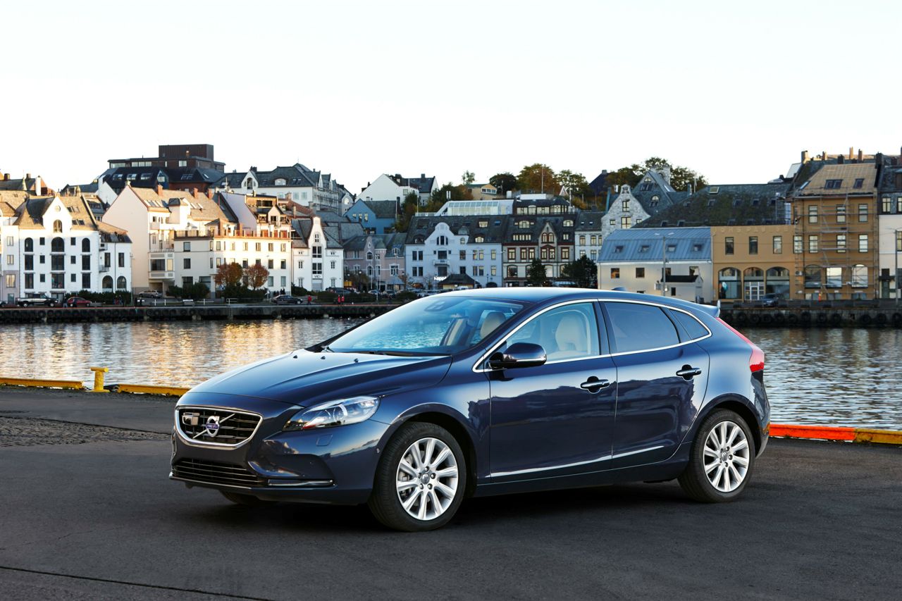 Volvo v40 d2