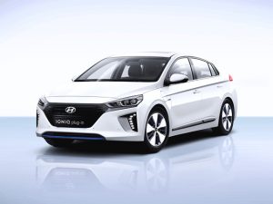 la hyundai ioniq auto elettrica disponibile col noleggio a lungo termine